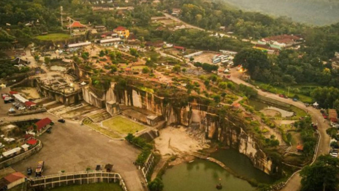 Instagram/@tebingbreksi_official