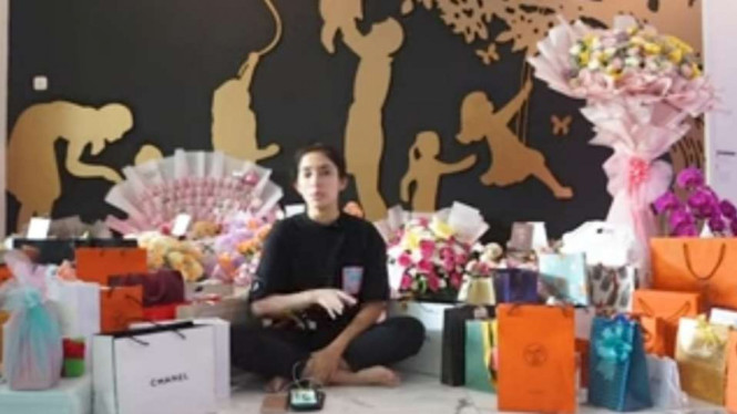 Youtube Ussy Andhika Official