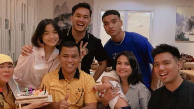 Instagram/@dewizuhriati