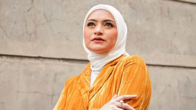 Instagram/nathalieholscher