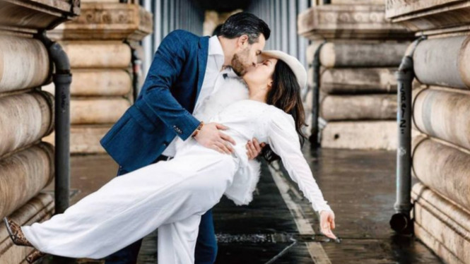 Instagram/@peteronemusic