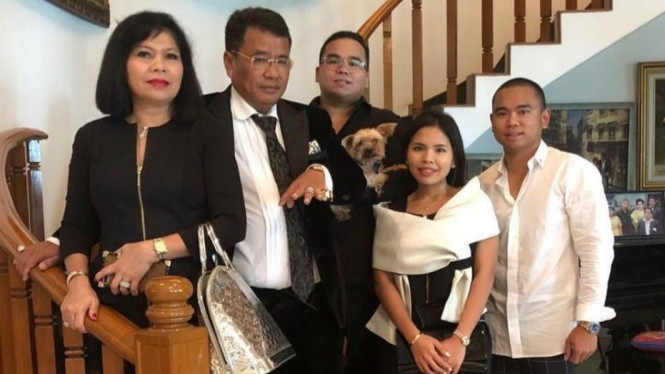 Instagram/ @hotmanparisofficial