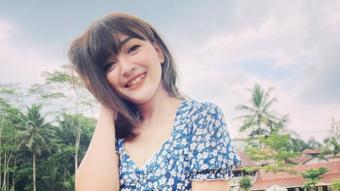 Instagram/riesca_rose