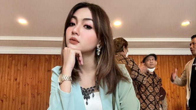 Instagram/riesca_rose