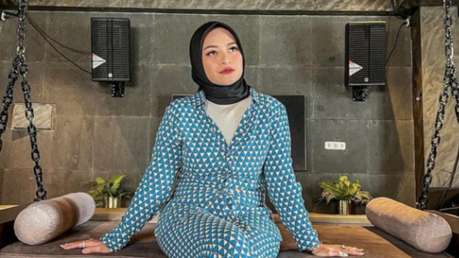 Instagram/@nathalieholscher