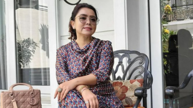 Instagram/@mayangsari_official