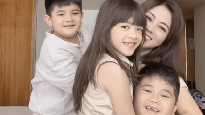 instagram/dhenaaldhariadevanka