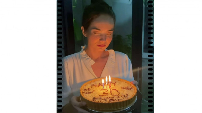 Instagram/@enzystoria