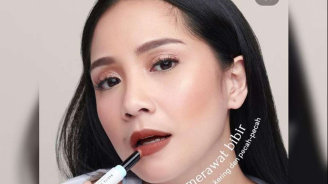 Instagram/@nagitaslavinacosmetics