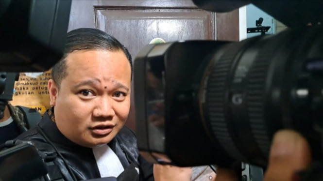 Intipseleb/Tiya Sukmawati