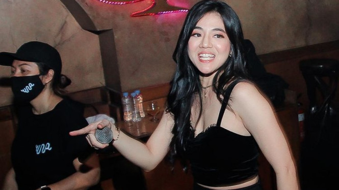 Instagram/ @putriuna