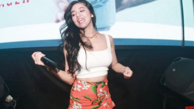 Instagram/ @putriuna