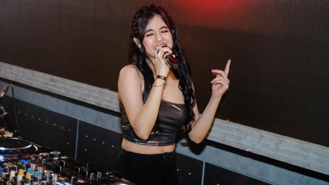 Instagram/ @putriuna