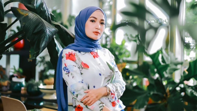 Imel Putri Chayati Sex - Ngaku Gak Diundang ke Pernikahan Reiner Manopo, Imel PC Beri Pesan Menohok