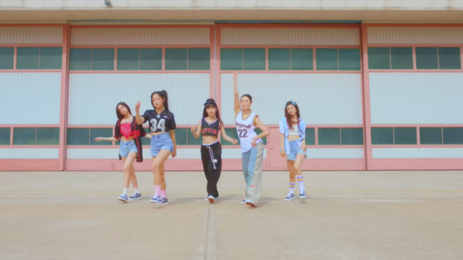 YouTube/NewJeans