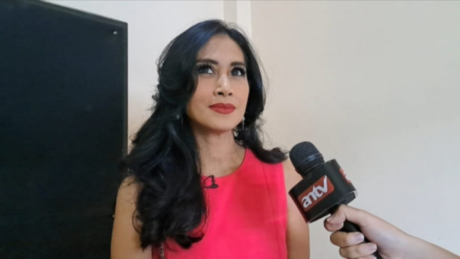 Intipseleb/Tiya Sukmawati