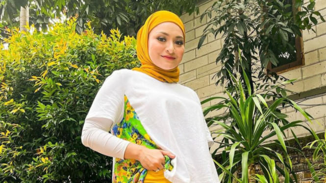 Instagram/nathalieholscher