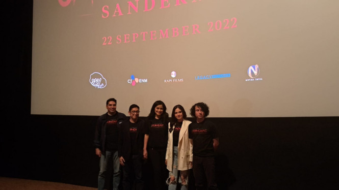 Intipseleb/Tiya Sukmawati