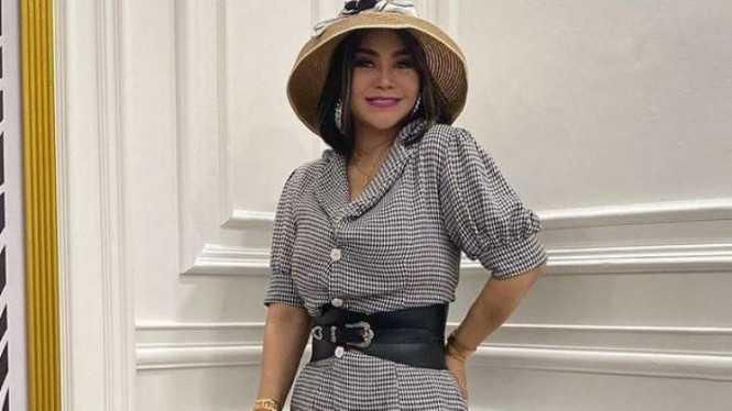 Instagram/@anisa_bahar_new