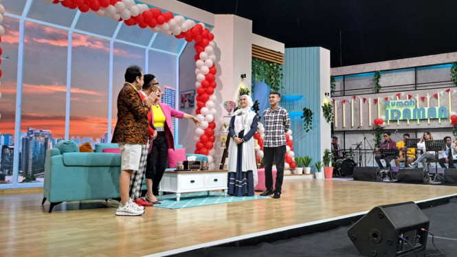 Intipseleb/Tiya Sukmawati