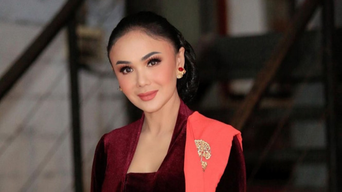 Instagram/yunishara36