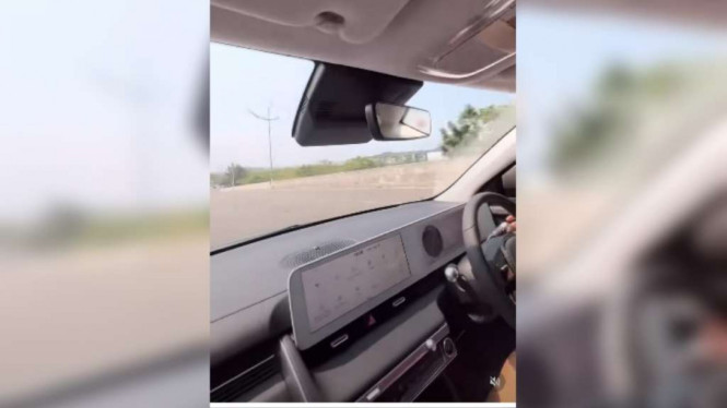 Instagram/@mayangsari_official