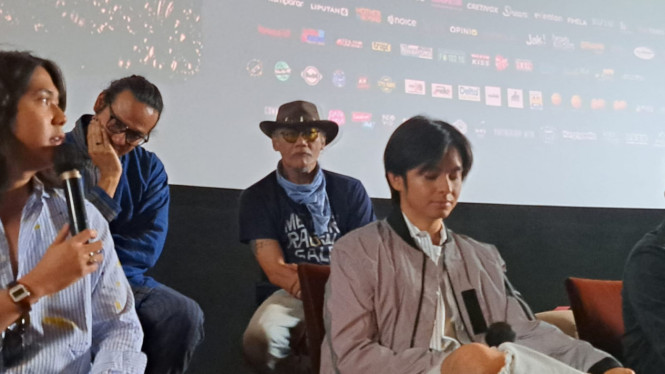 Intipseleb/Tiya Sukmawati