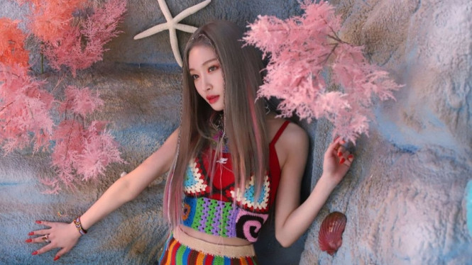 Instagram/chungha_official