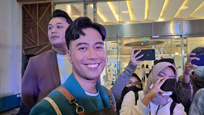 Intipseleb/Tiya Sukmawati