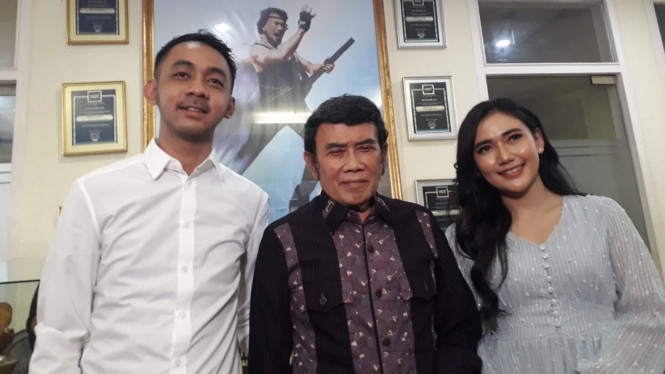 Intipseleb/Tiya Sukmawati