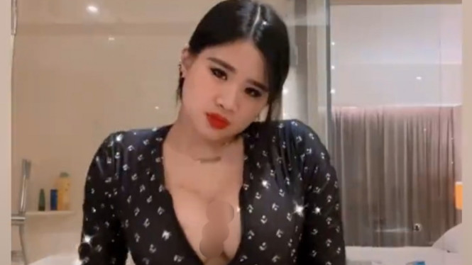 Instagram/@vaniagemesh_official