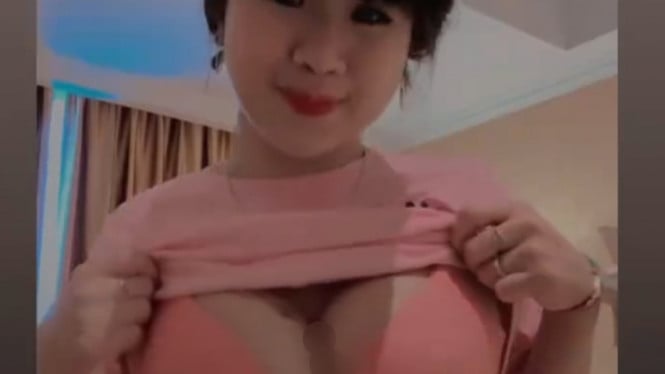 Instagram/@vaniagemesh_official