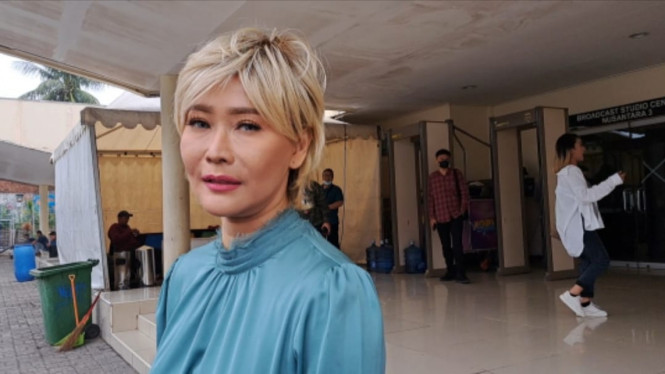 Intipseleb/Tiya Sukmawati