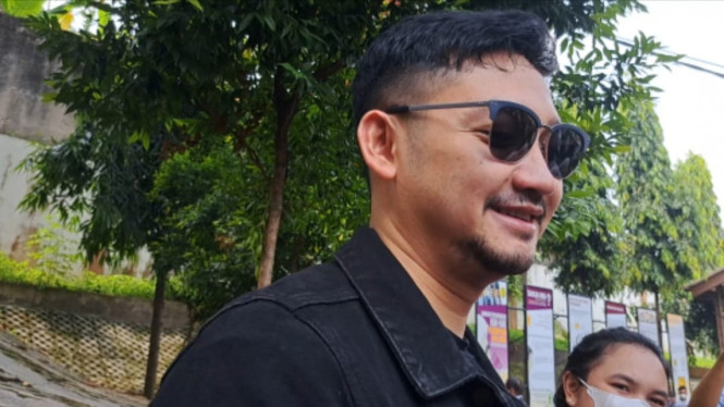 Intipseleb/Tiya Sukmawati