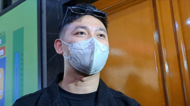 Intipseleb/Tiya Sukmawati