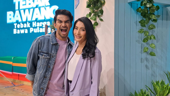 Intipseleb/Tiya Sukmawati