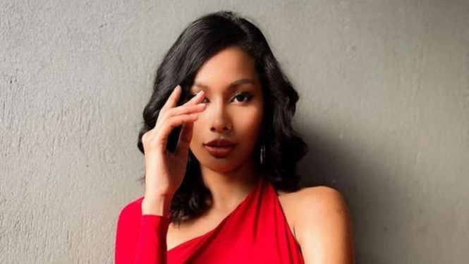 Instagram/@aurrakharisma