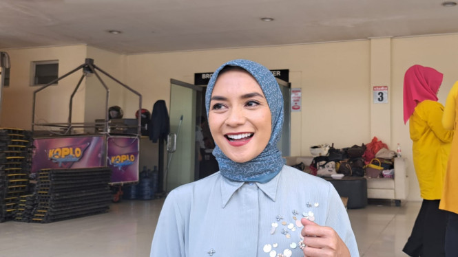 Intipseleb/Tiya Sukmawati