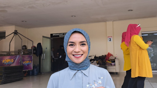Intipseleb/Tiya Sukmawati
