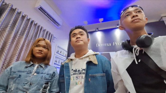 Intipseleb/Tiya Sukmawati