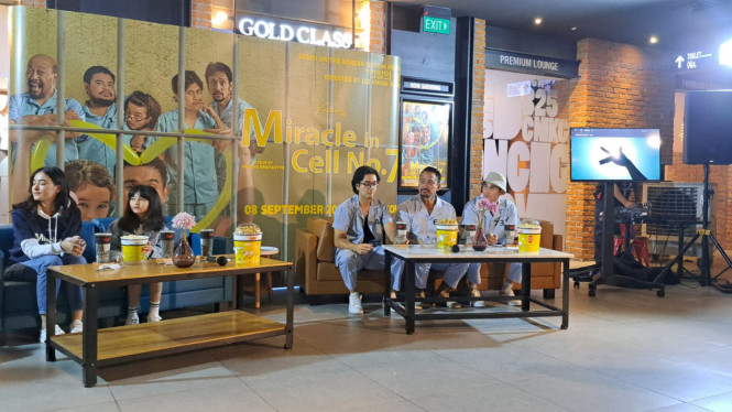 Intipseleb/Tiya Sukmawati