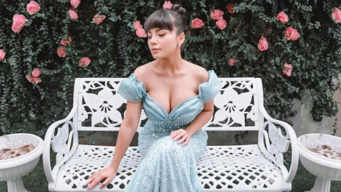 Instagram/dinar_candy