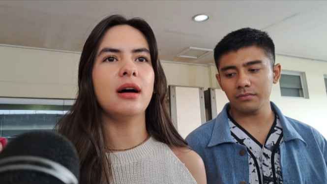 Intipseleb/Tiya Sukmawati