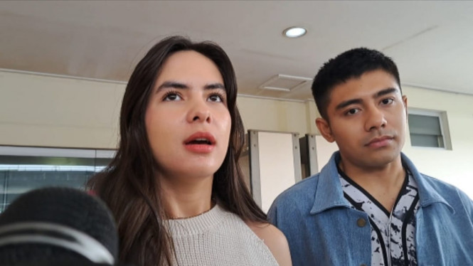 Intipseleb/Tiya Sukmawati