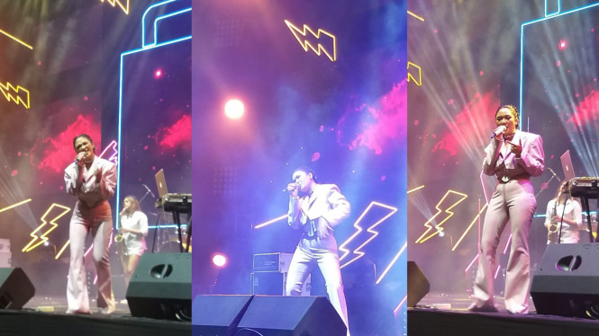 IntipSeleb/Cahaya Padang