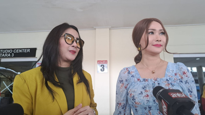 Intipseleb/Tiya Sukmawati