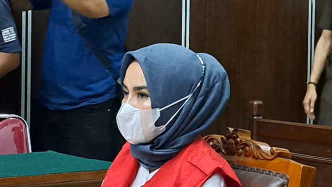 Intipseleb/Tiya Sukmawati