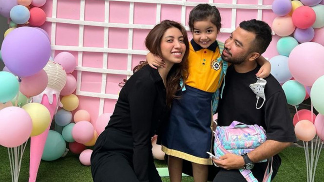 Instagram/ @vickyalaydrus