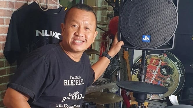 Instagram/@sandypasband_