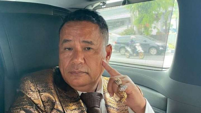 Instagram/@hotmanparisofficial